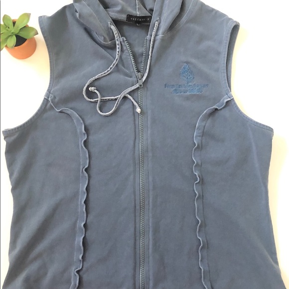 Loungewear top and bottom - Picture 4 of 6